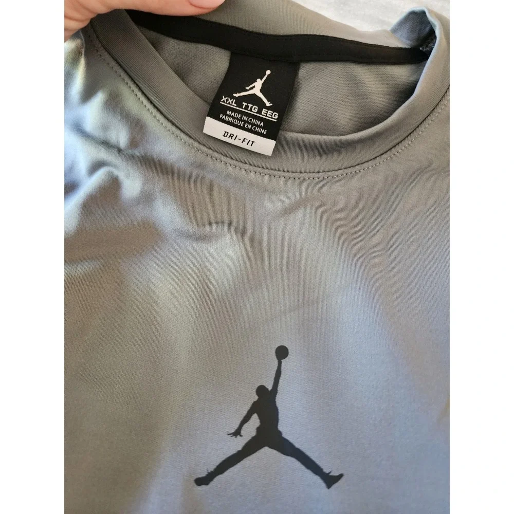 Jordan Mens 2XL Grey Dri-FIT Long Sleeve Basketball Training Shirt 800915-065